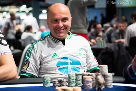 Casey Kastle with twice the stack on day 1b