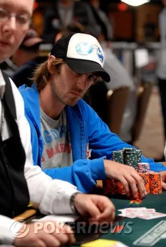 WSOP 2009 Live - Day 7 du Main Event : Les français Saout, Lacay et Balmigère parmi les 27... 103