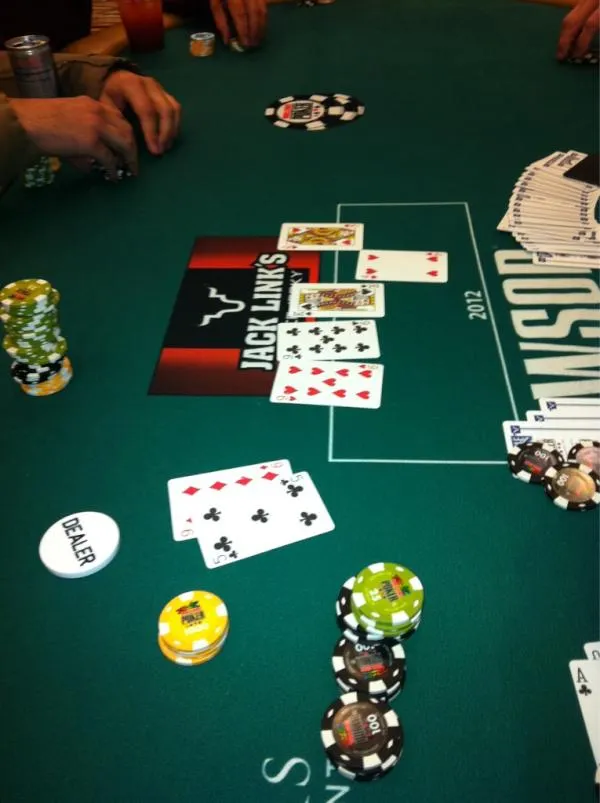 All Mucked Up: 2012 World Series of Poker Day 29 Live Blog 119