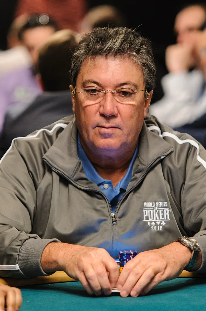WPT Emperors Palace Poker Classic Dia 1a: Ayaz Manji e Fernando Brito no Dia 2, Nahum Lum... 101