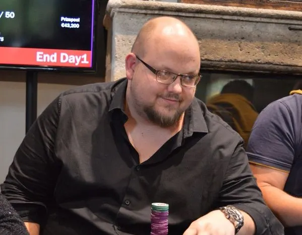 Megastack PokerStars Gujan : Loïc Xans chipleader d'un Jour 1A très fréquenté 0001