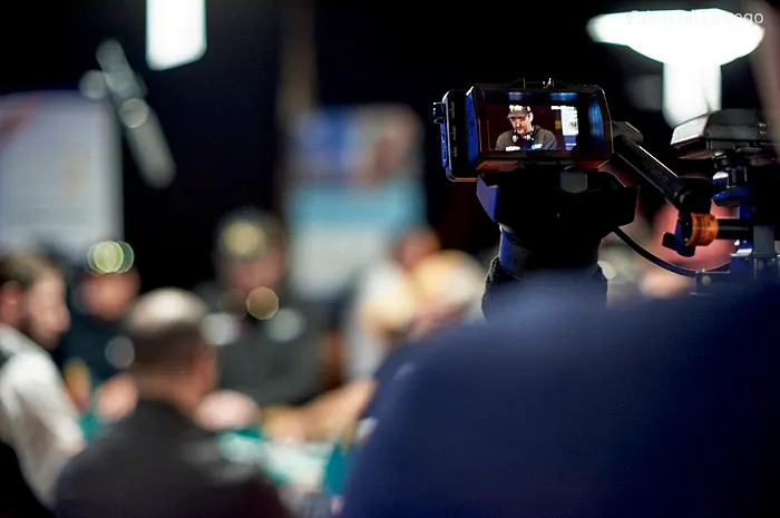 Phil Hellmuth Goes Mainstream with CNBC, Wall Street Journal Interviews 0001