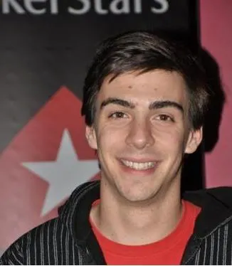 Miguel Sousa Chip Líder do Dia 1 PokerStars Solverde Poker Season Etapa 11 Casino de Chaves 0001