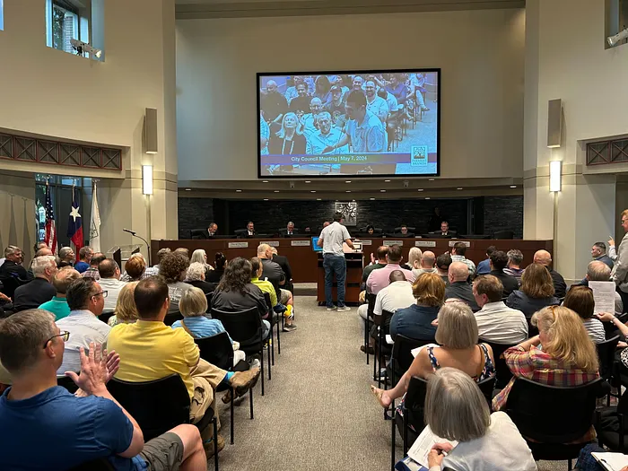 Doug Polk speaks during a Farmers Branch City Council Meeting
