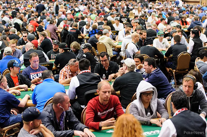 Nearly 8,000 Players Do the Monster Stack Mash at the WSOP 0001