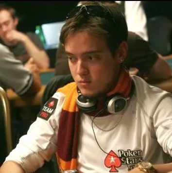 2008 WSOP Event #31, $2,500 NLHE Six Handed, Day One: Shahar, Minieri Lead Pack 0001