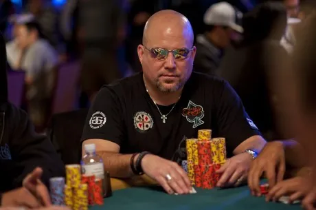 Lee Childs is Slightly Above the Starting Stack Midway Through Day 1