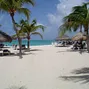The beach in front of the Radisson Aruba resort