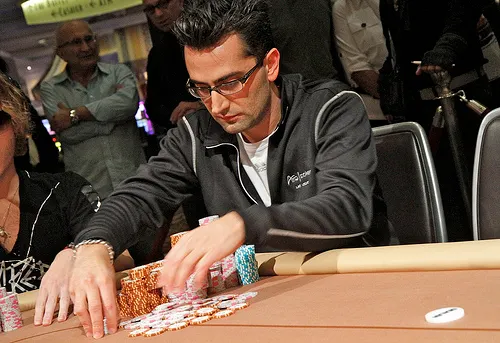 Antonio Esfandiari