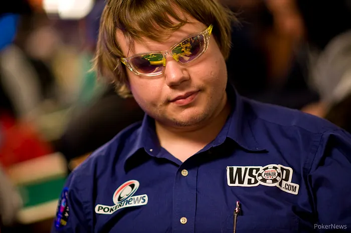 Stratégie Poker : S'adapter en tournoi Win The Button turbo