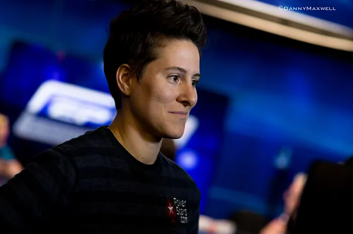 Vanessa Selbst se lance elle aussi dans les conférences 0001