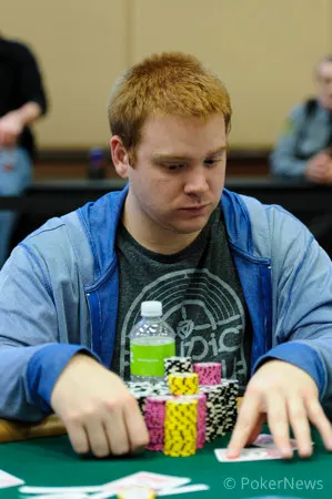 Trivett lidera o Event #1: $500 Casino Employees No-Limit Hold'em 0001