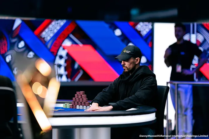 Jorge Abreu na mesa final do EPT Paris Main Event 2026