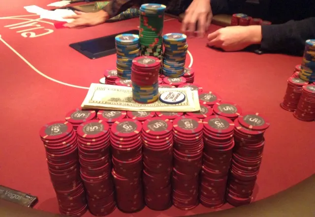 Un misterioso jugador alemán destroza las mesas del Aria ¡dos veces! 0001