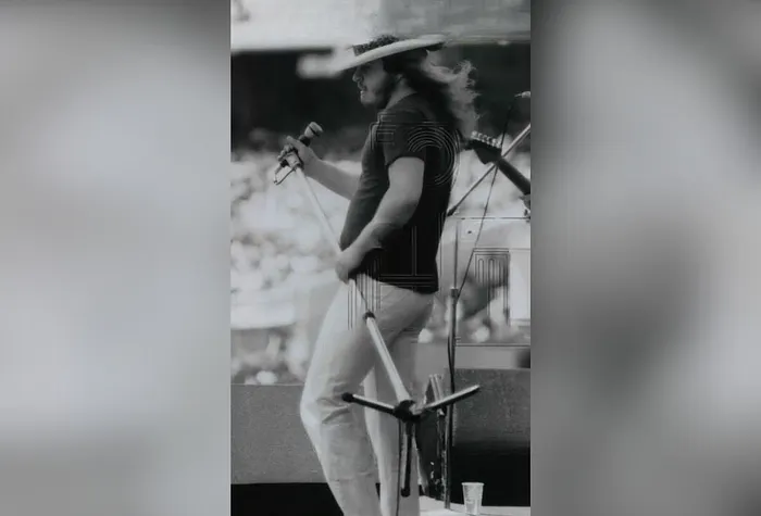 Lead singer Ronnie Van Zant, the heart and soul of Lynyrd Skynyrd