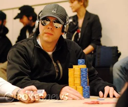 PokerStars.net EPT Berlin Day 4: Kevin MacPhee Maintains Lead as Final Table is Set Amid Robbery Drama 0001