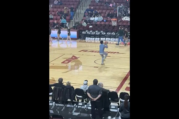 Poker Pro UMASS Basketball