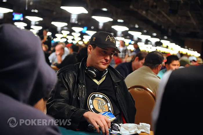 Main Event WSOP 2011 (Jour 2a) : Darcourt et Albertini dans le Top 5 107