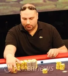 Dory Zayner stacking up chips after busting Mouris Ahou