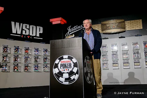 Shuffle-up and deal ! Le Main Event WSOP 2015 commence difficilement pour les Français 0001