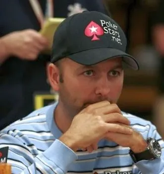 Dr. Pauly at the 2008 WSOP: The Year of the Pro? 0001