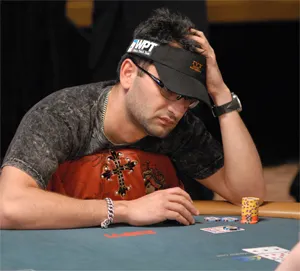 Perfil PokerNews – Antonio Esfandiari 102