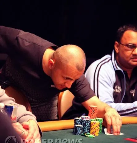 WSOP 2009 Live - Main Event Day 1c : Joe cada domine un fleld énorme 0001