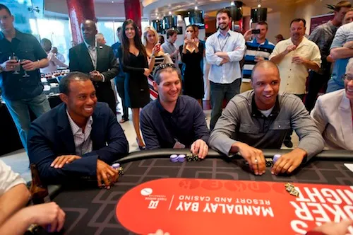 É mesmo o Tiger Woods do Poker! 103