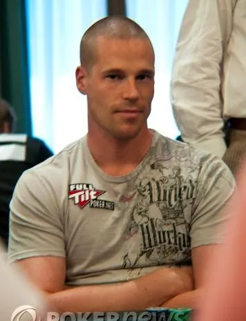 The Nightly Turbo: LeBron James Plays Poker, Phil Hellmuth's Grand Entrance, and Patrik Antonius Ready for a Fight? 0001