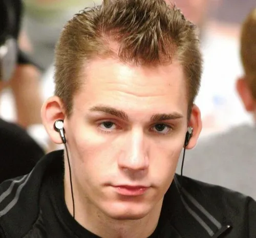 Justin Bonomo Signs with Bodog, Discusses Future 0001