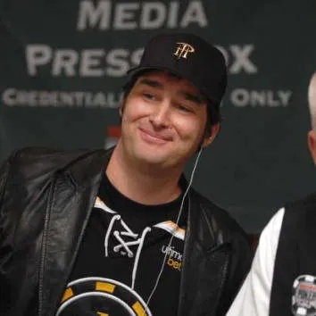 2008 WSOP Event #51, $1,500 H.O.R.S.E. Day 1: Phil Hellmuth Leads Field 0001