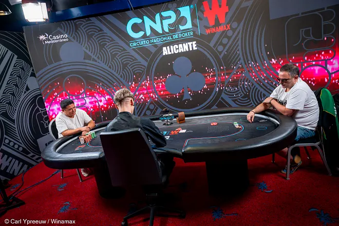 Heads-up entre Hongbo Lin y Miguel Montes