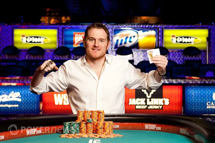 WSOP Week in Photos: Phil Ivey Gets Close (Twice), Phil Hellmuth Gets Twelve 124