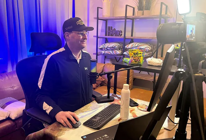 Phil Hellmuth streams on BetRivers Poker