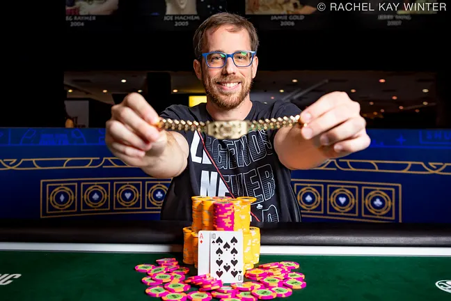 Nelson Mari Sanchez vince EV90 $777 Lucky 7's