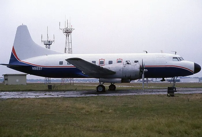 A Convair CV-240