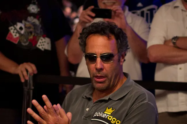 Brad Garrett goofing around on Day 2a